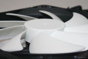 00048 NZXT_X40